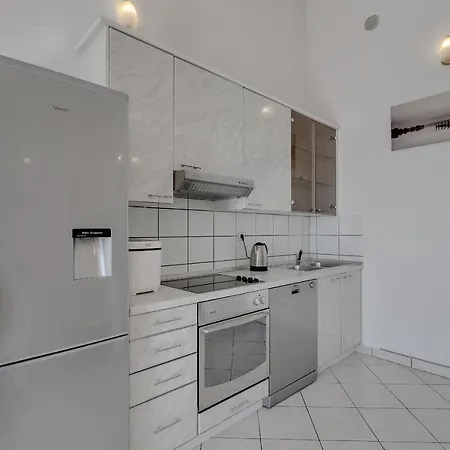 Sara Apartament Baška Voda