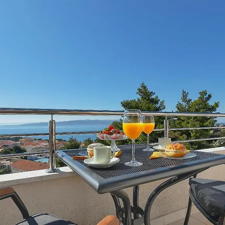 Apartament Sara *